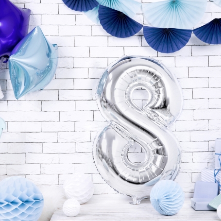 PartyDeco Fóliový balón Číslo 8 strieborný 86cm FB1M-8-018-1